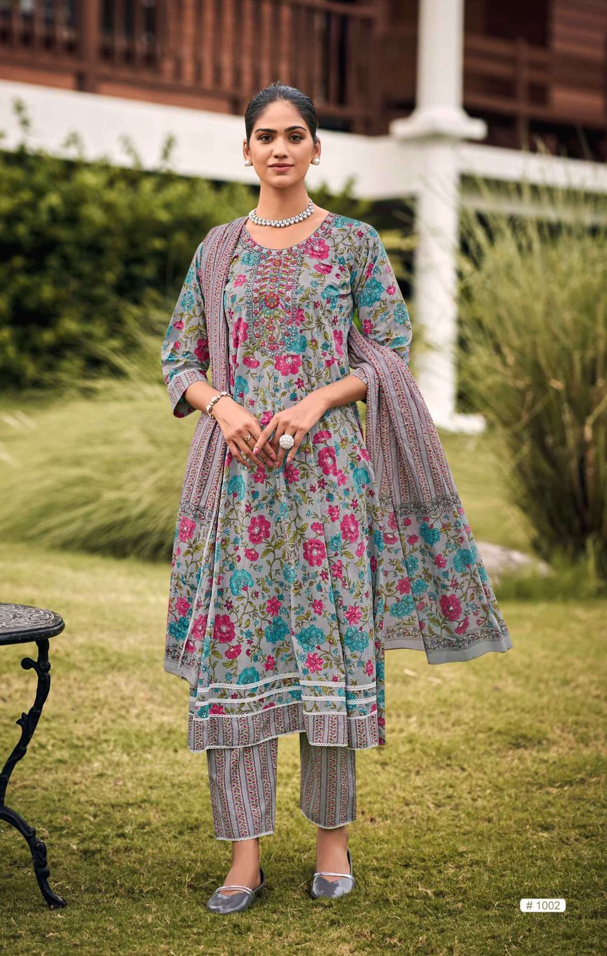 GUNGUN VOL-1 SERIES 1001 TO 1004 BY HINAYA DESIGNER PRINTED COTTON CAMBRIC KURTI WITH BOTTOM AND DUPATTA ARE AVAILABLE AT WHOLESALE PRICE