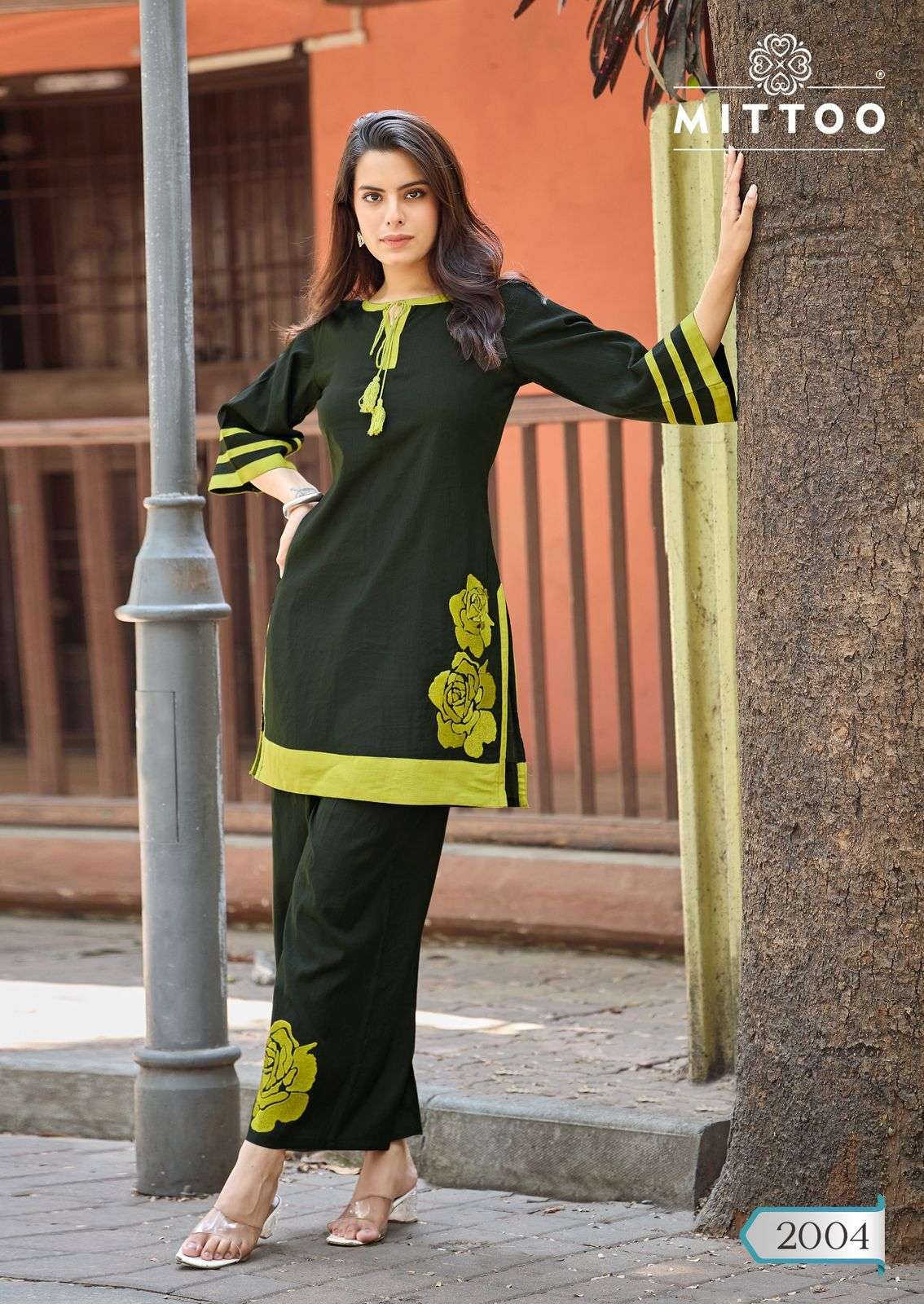 AMRINE LIFE SERIES 2001 TO 2006 BY MITTO DESIGNER THREAD WORK VISCOSE WEAVING KURTI AND BOTTOM ARE AVAILABLE AT WHOLESALE PRICE