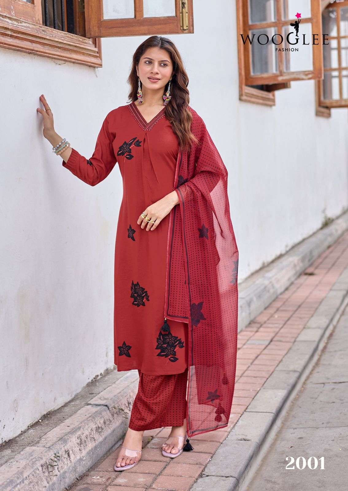 VASUDHA SERIES 2001 TO 2006 BY WOOGLEE DESIGNER THREAD AND HAND WORK HEAVY RAYON KURTI WITH BOTTOM AND DUPATTA ARE AVAILABLE AT WHOLESALE PRICE 